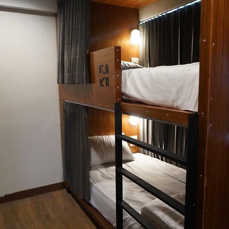 Slee Hostel Chiangmai (Adults Only) شيانغ ماي المظهر الخارجي الصورة