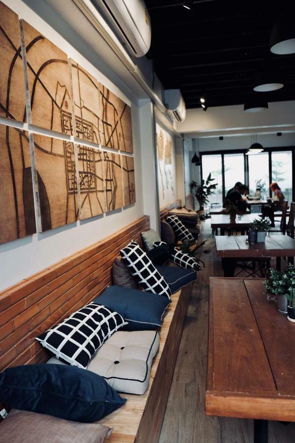 Slee Hostel Chiangmai (Adults Only) شيانغ ماي المظهر الخارجي الصورة