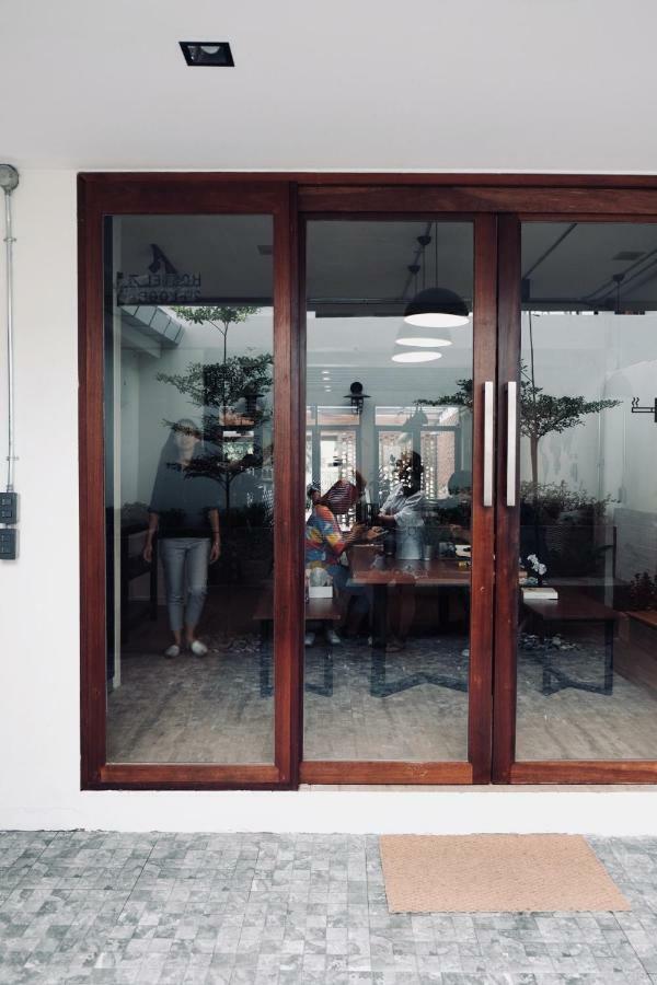Slee Hostel Chiangmai (Adults Only) شيانغ ماي المظهر الخارجي الصورة