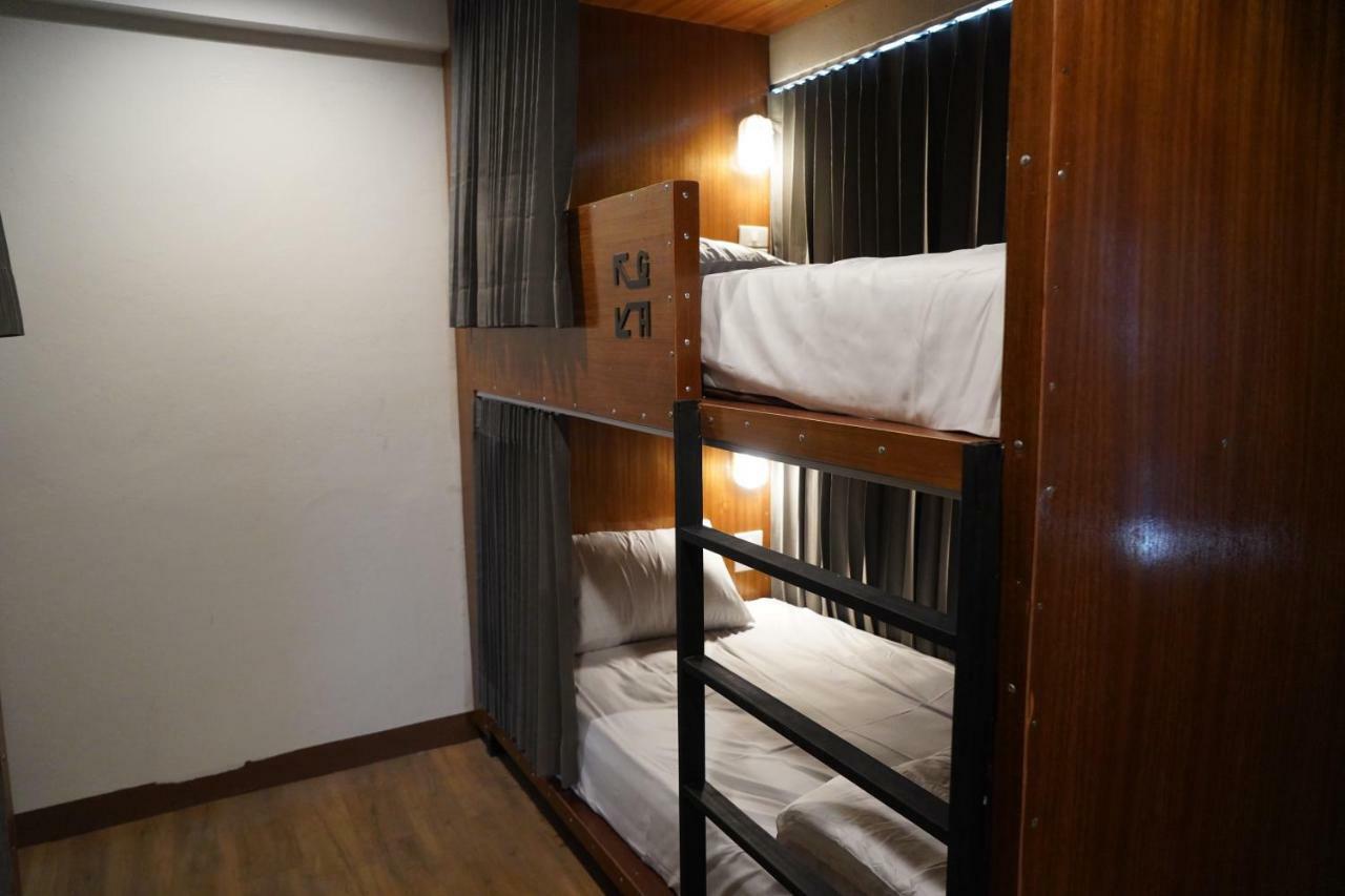 Slee Hostel Chiangmai (Adults Only) شيانغ ماي المظهر الخارجي الصورة