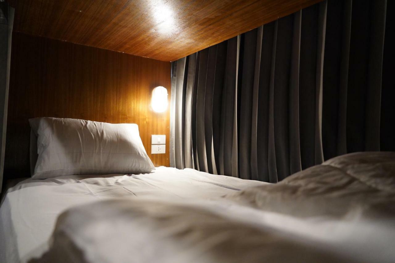 Slee Hostel Chiangmai (Adults Only) شيانغ ماي المظهر الخارجي الصورة