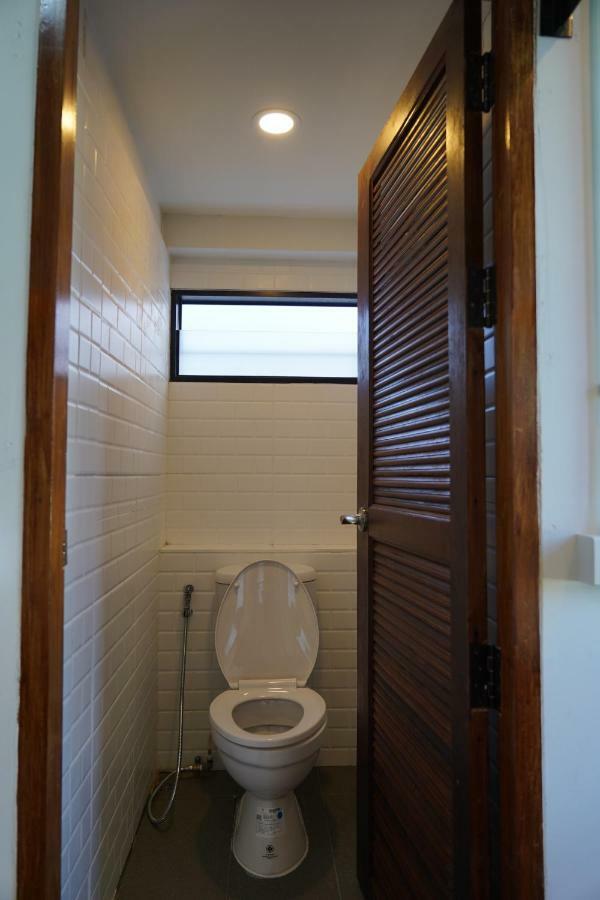 Slee Hostel Chiangmai (Adults Only) شيانغ ماي المظهر الخارجي الصورة