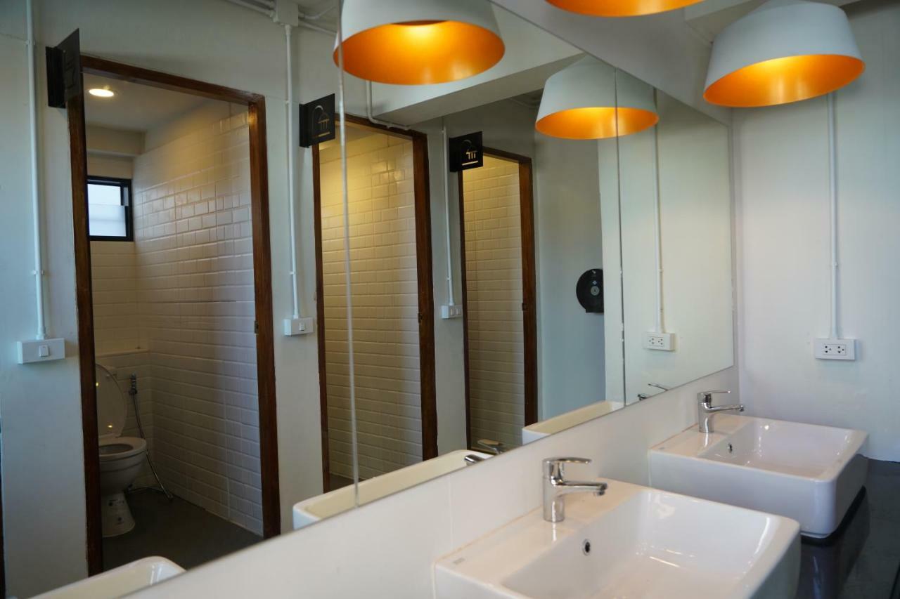 Slee Hostel Chiangmai (Adults Only) شيانغ ماي المظهر الخارجي الصورة