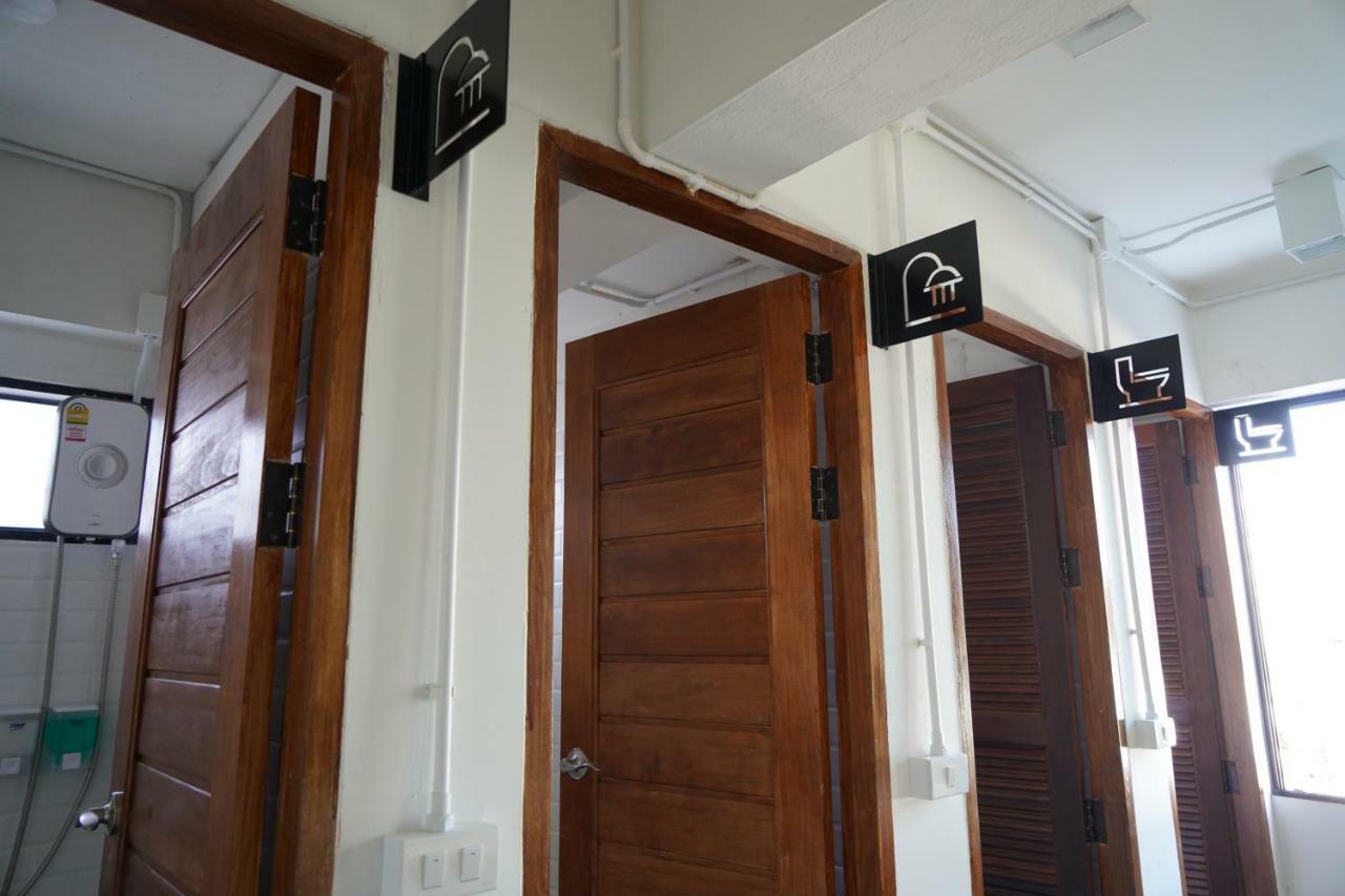 Slee Hostel Chiangmai (Adults Only) شيانغ ماي المظهر الخارجي الصورة